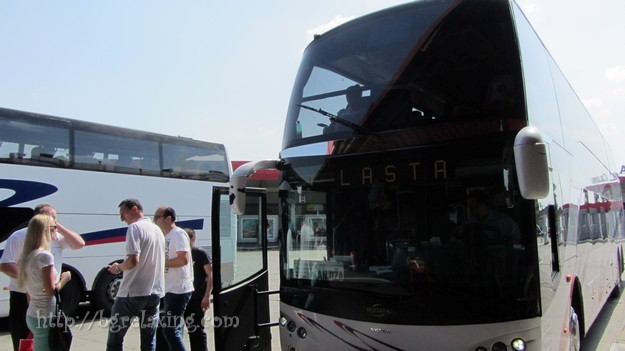 Avtobus-iz-Belgrada-na-Bechej